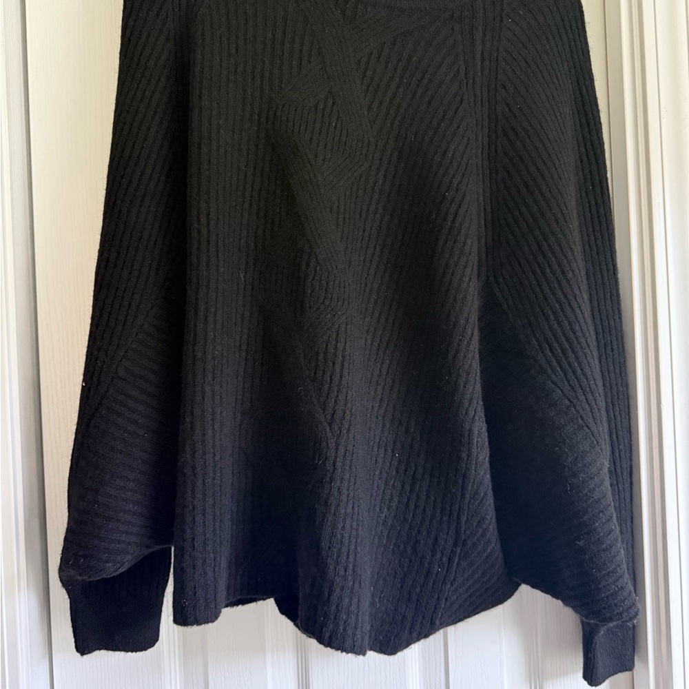 Lilly Pulitzer Black Sweater with Pink Label - Picture 2 of 5